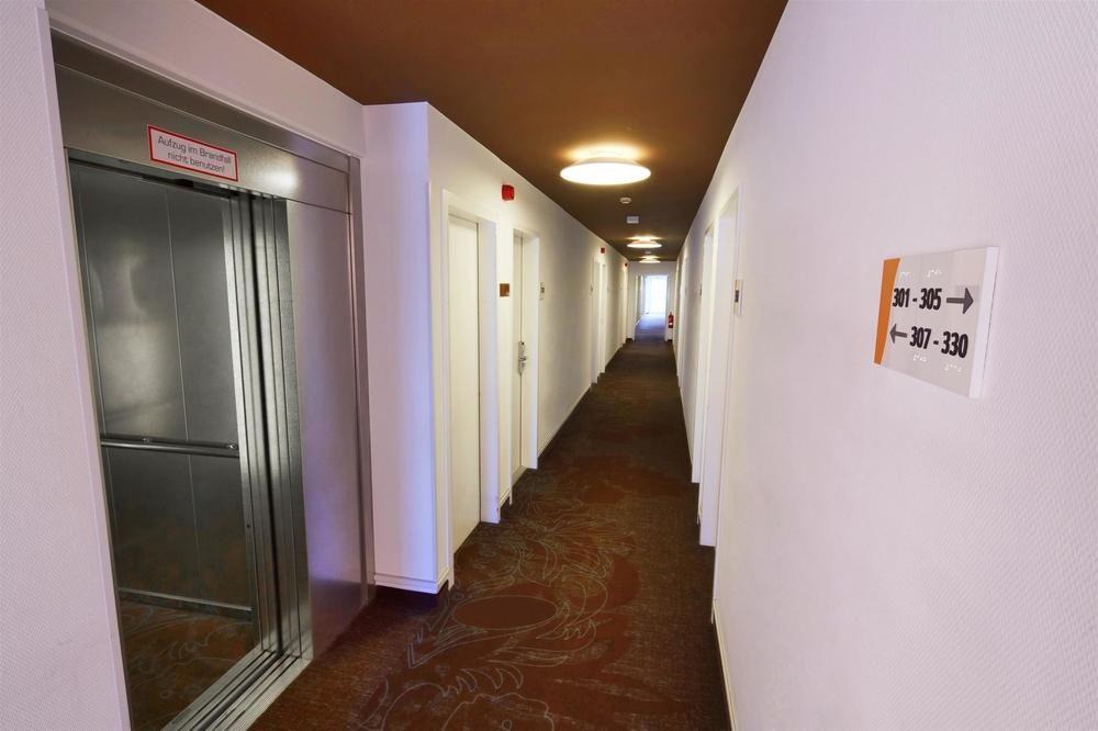B&B Hotel Munchen-Пуцбрунн Экстерьер фото